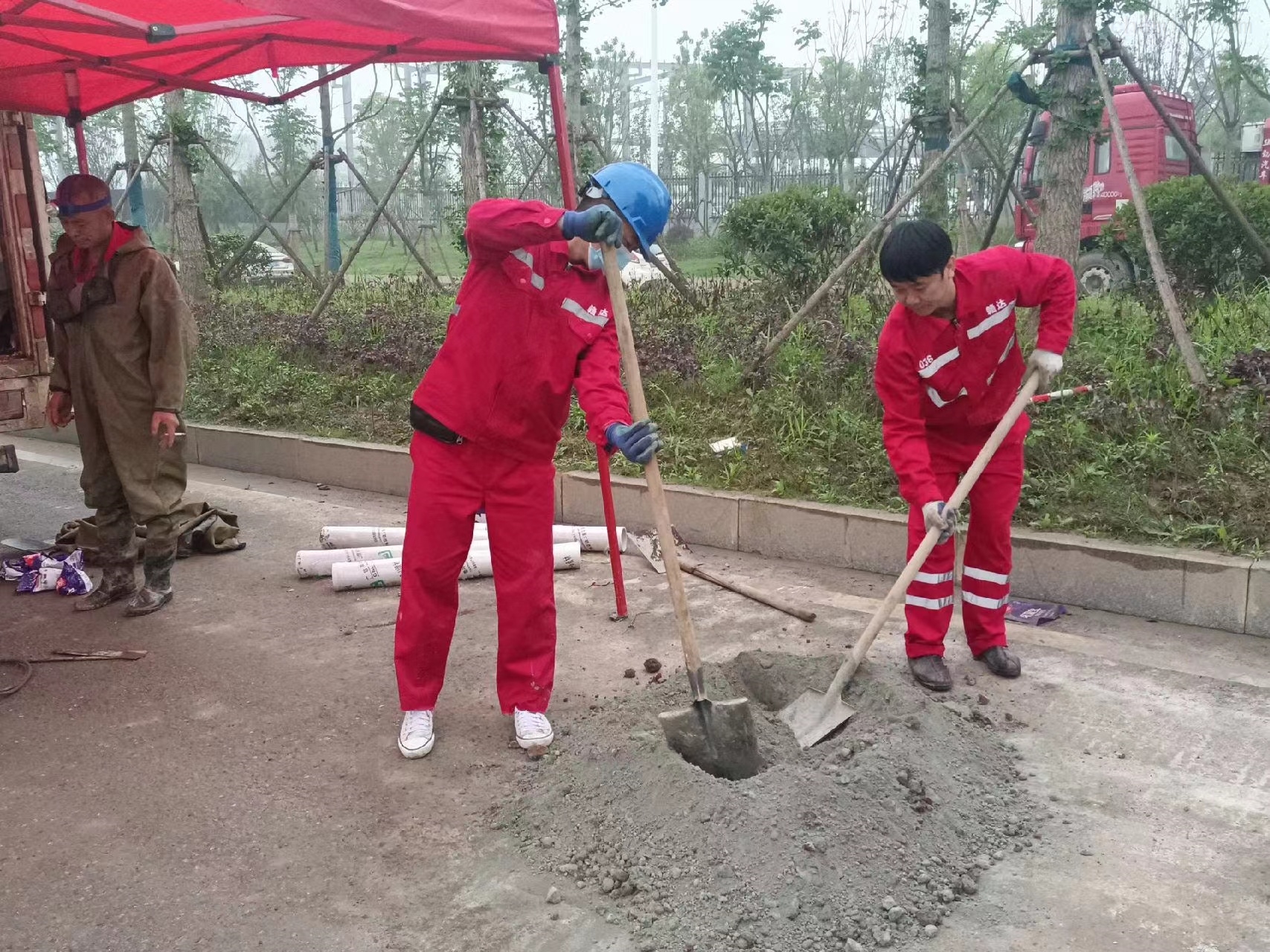 高陵管道疏通哪家好】及时进行市政管道清淤