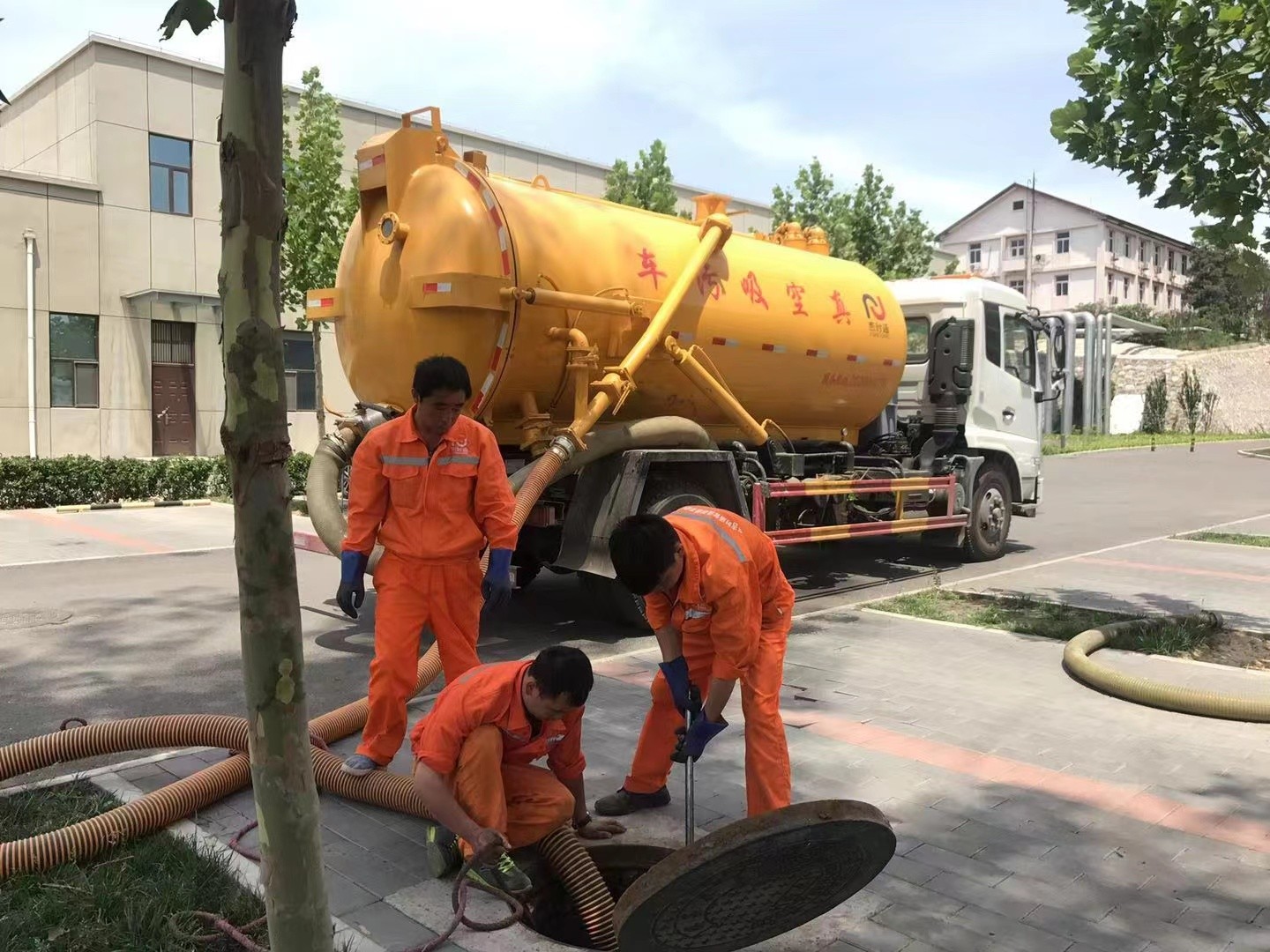 高陵化粪池清理与5-8吨吸粪车施工效率分析